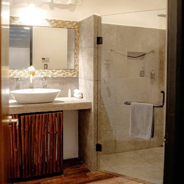 ground_floor_studio_private_bathroom
