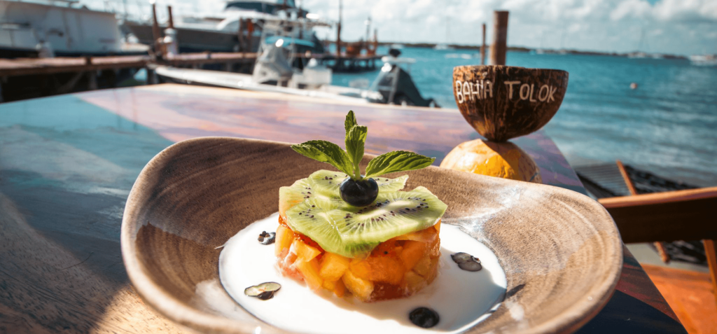 Bahía Tolok Restaurante en la bahía de isla mujeres