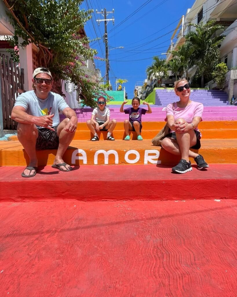 isla-mujeres-escaleras-arcoíris-gratis