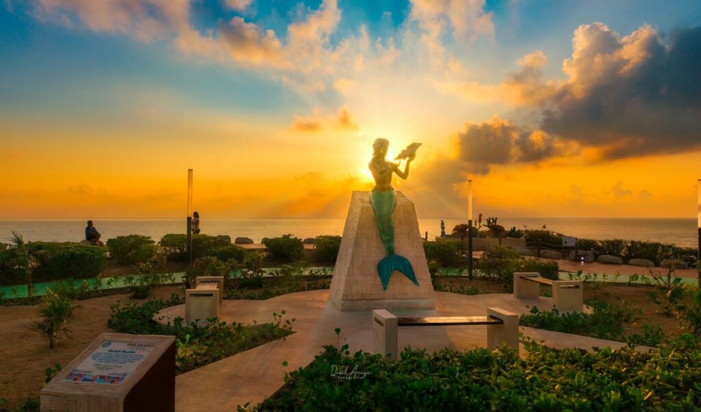 isla-mujeres-mujer-isleña-sirena-malecón