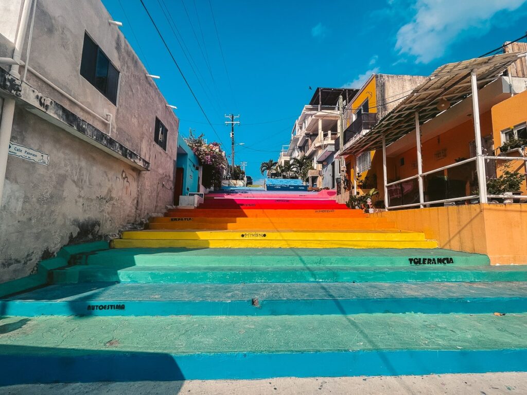 isla-mujeres-escaleras-arcoíris-gratis