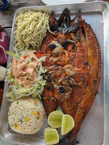 donde comer en playa norte isla mujeres comejen