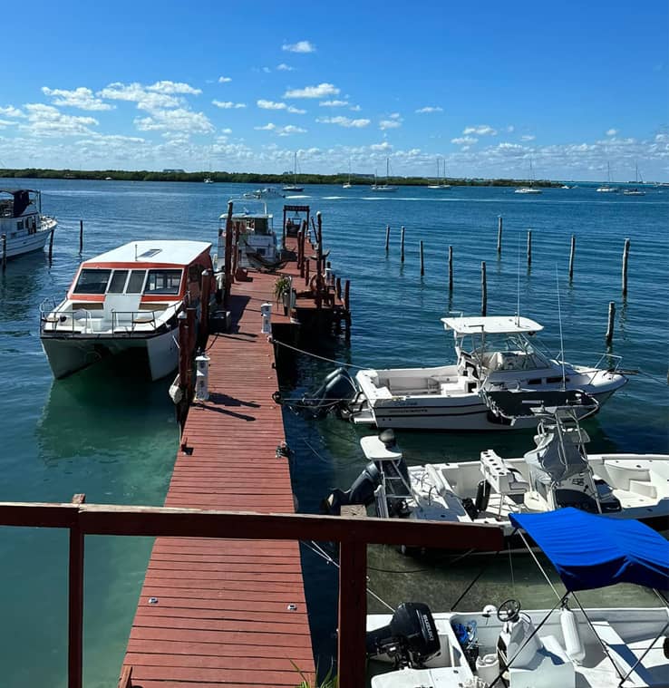 isla mujeres marina cancun mexico